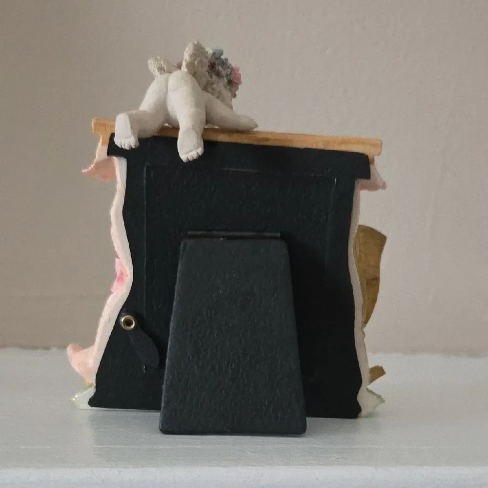 Dreamsicles Knitting Figurine Photo Frame